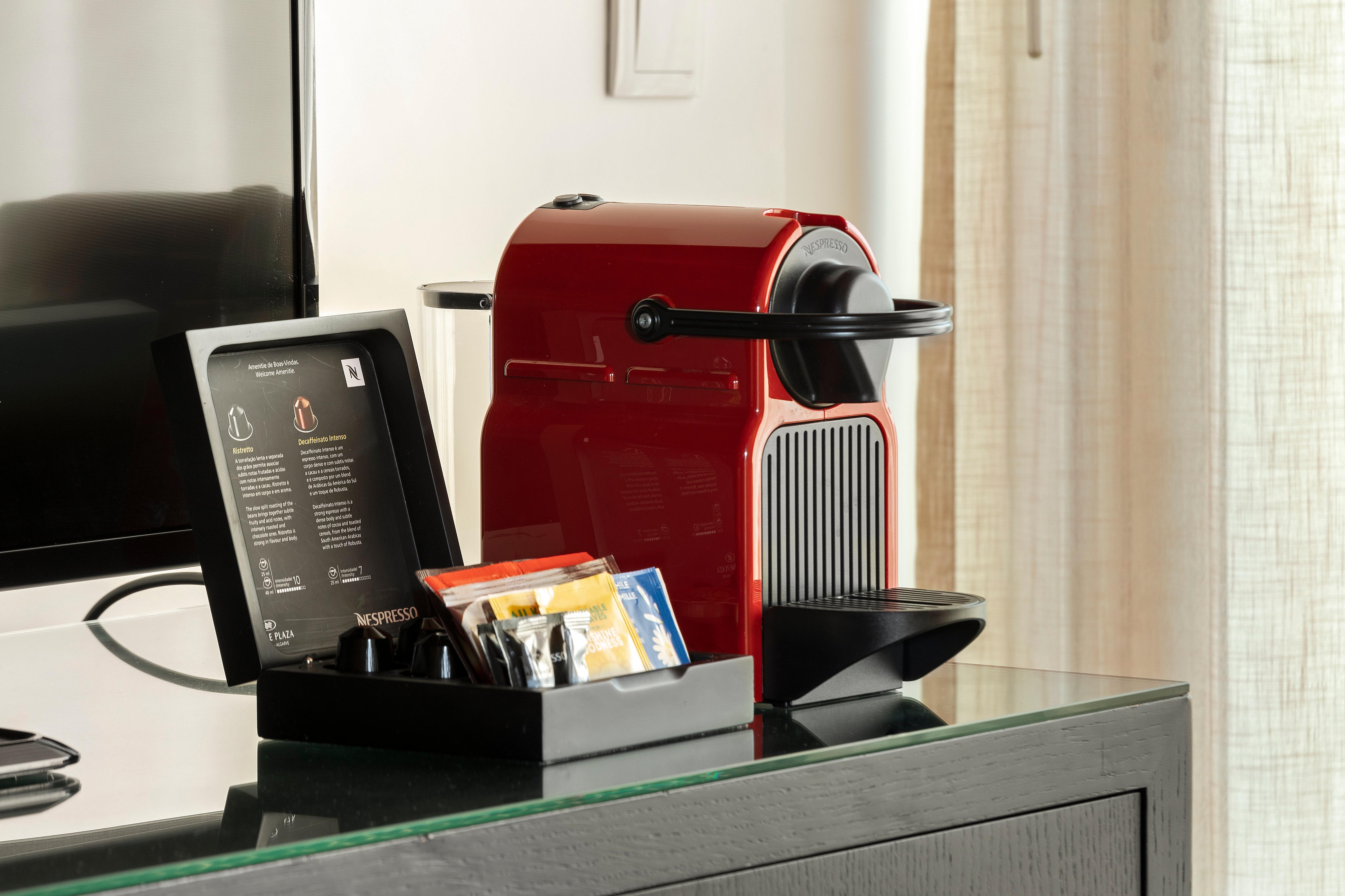 Crowne Plaza Vilamoura - Algarve By Ihg Bagian luar foto A Nespresso coffee machine