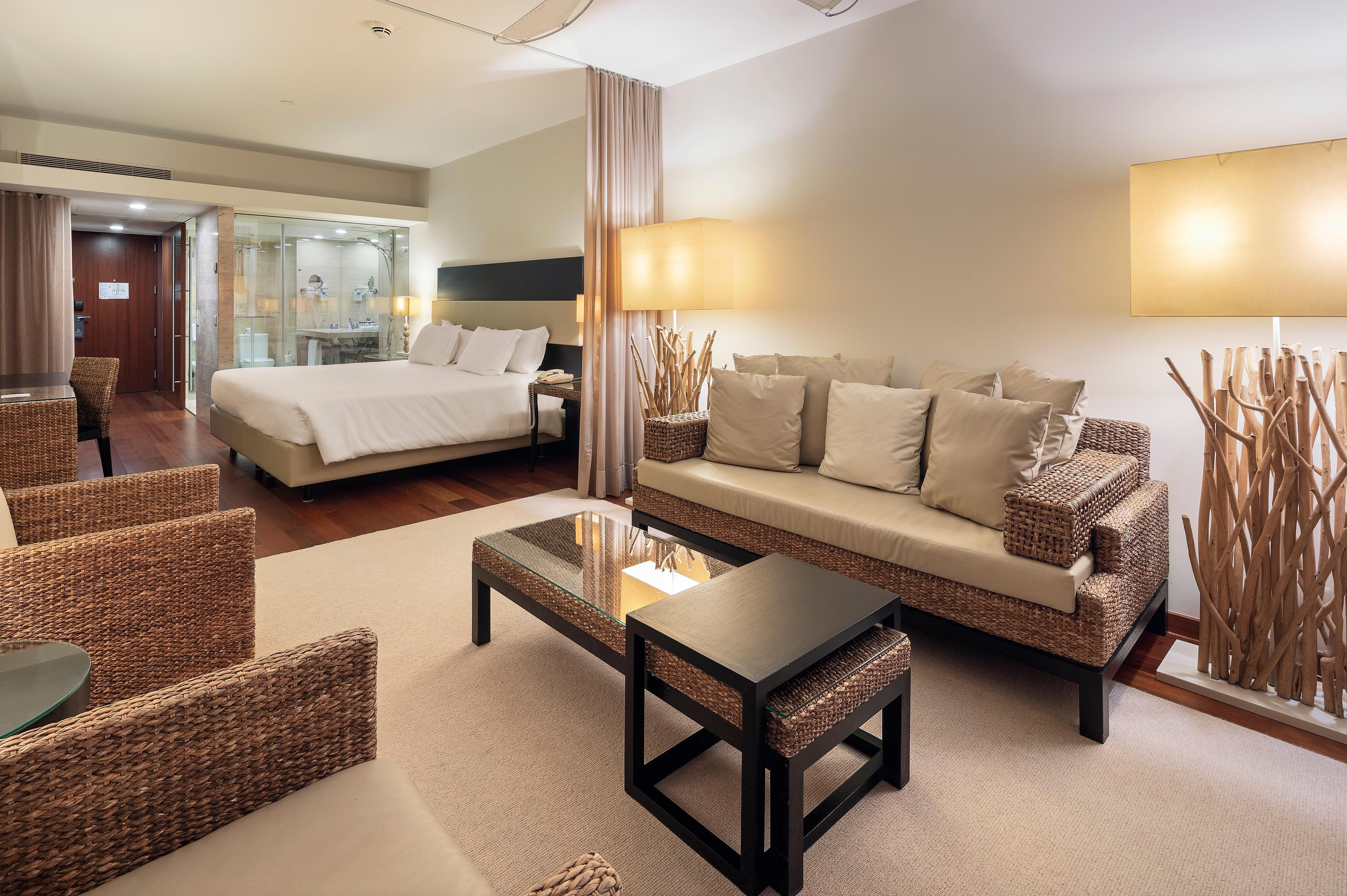 Crowne Plaza Vilamoura - Algarve By Ihg Bagian luar foto A suite at the hotel