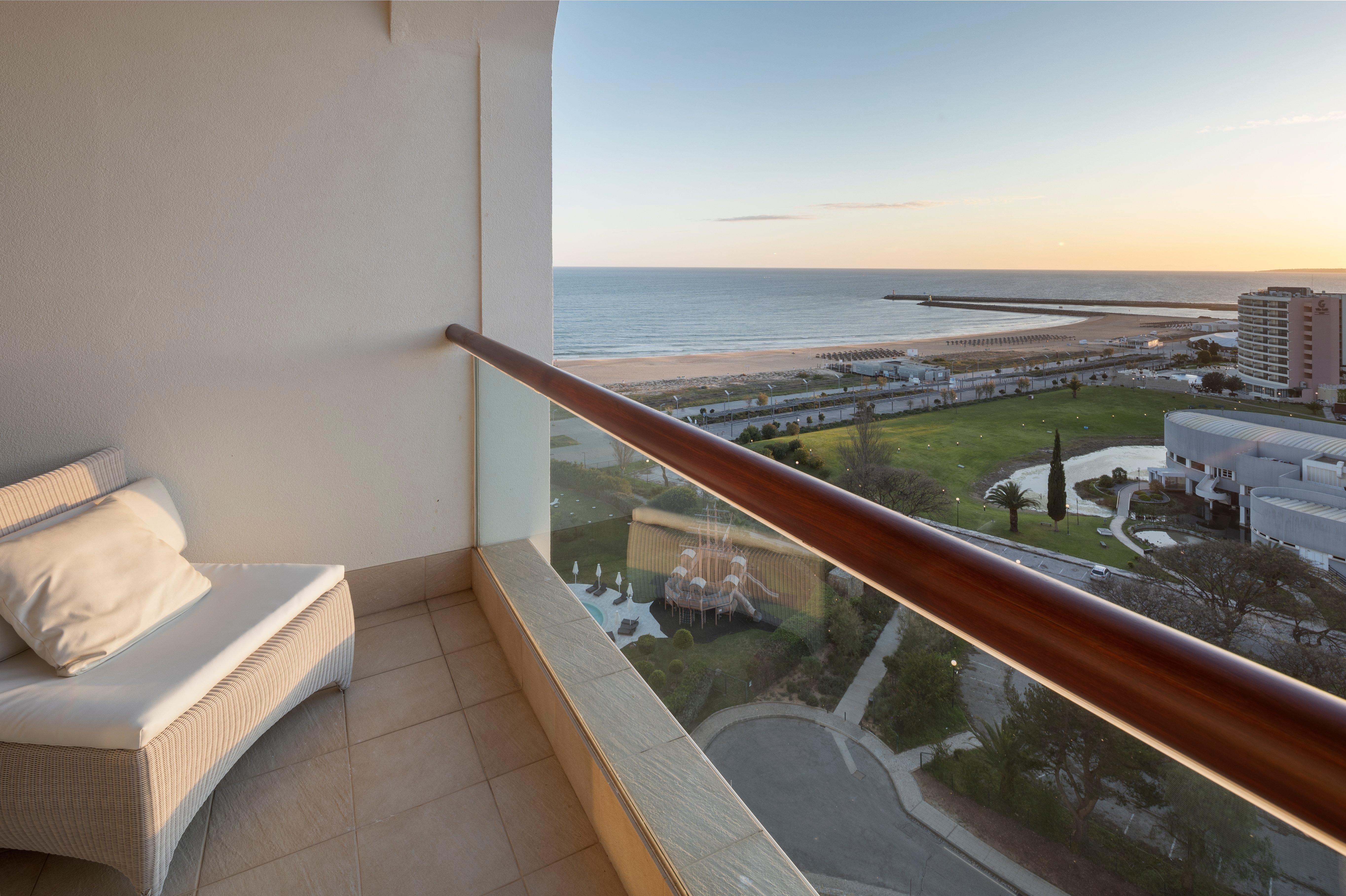 Crowne Plaza Vilamoura - Algarve By Ihg Bagian luar foto A balcony