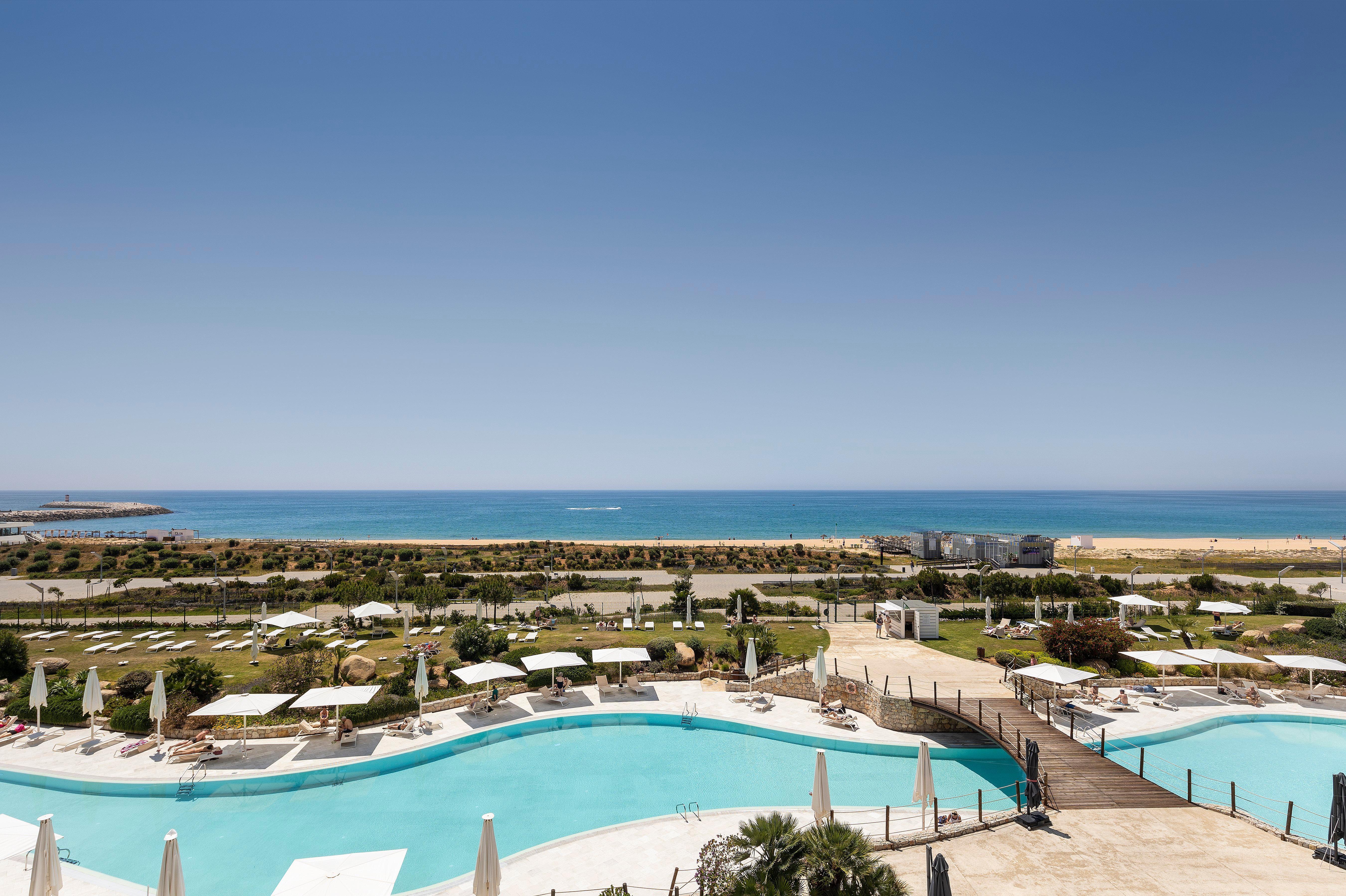 Crowne Plaza Vilamoura - Algarve By Ihg Bagian luar foto View of the resort