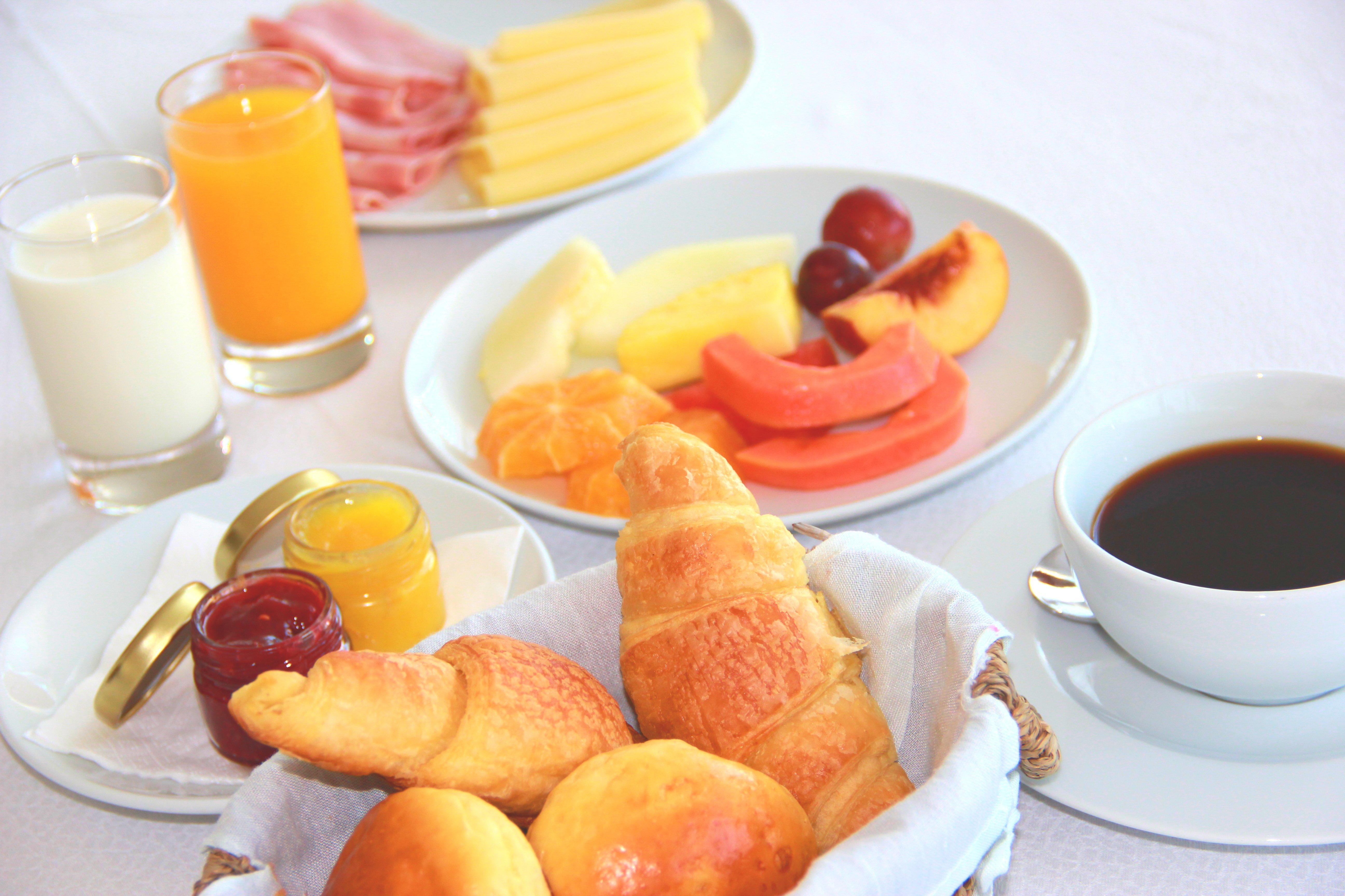 Crowne Plaza Vilamoura - Algarve By Ihg Bagian luar foto A continental breakfast