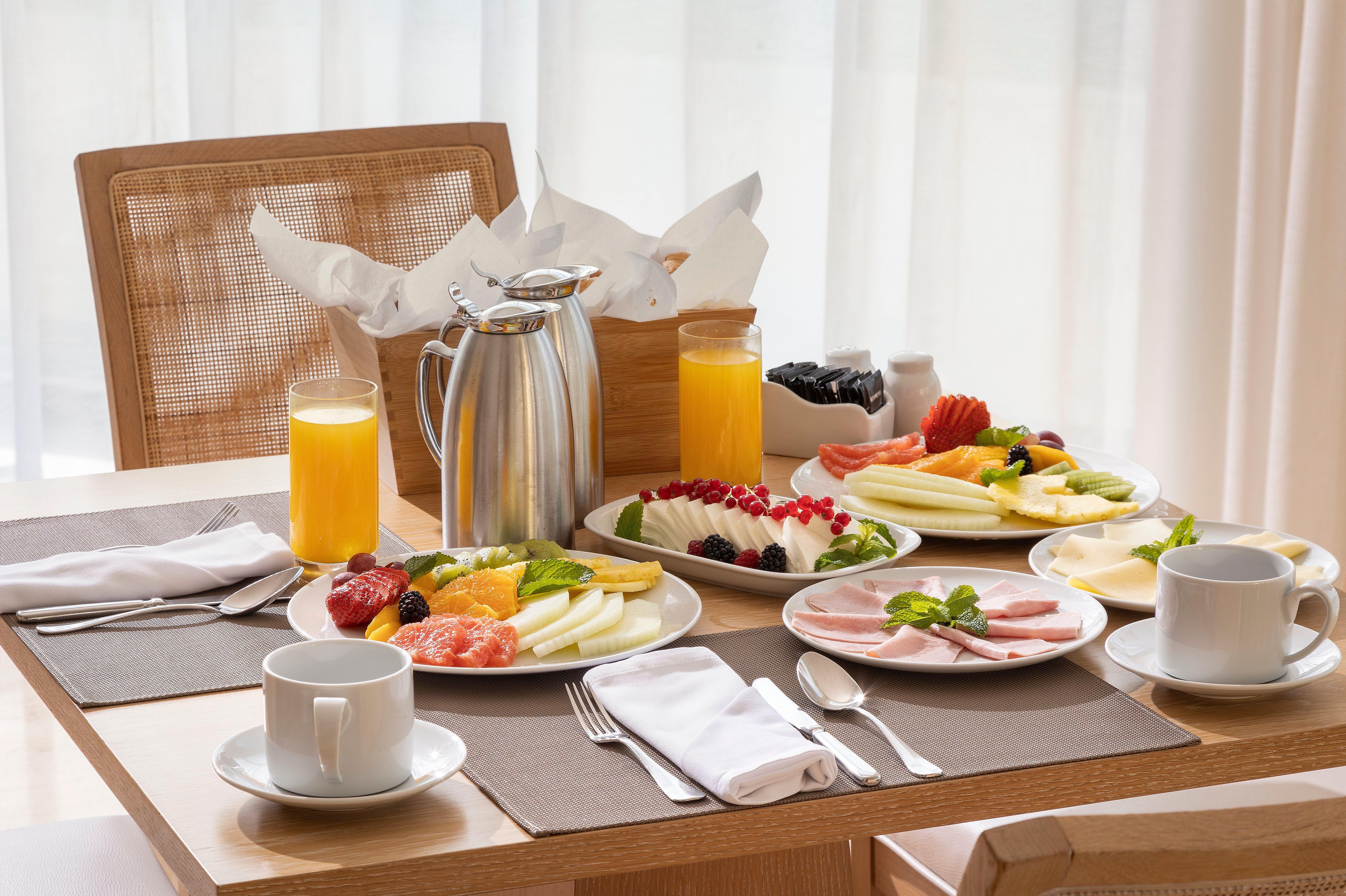 Crowne Plaza Vilamoura - Algarve By Ihg Bagian luar foto A continental breakfast