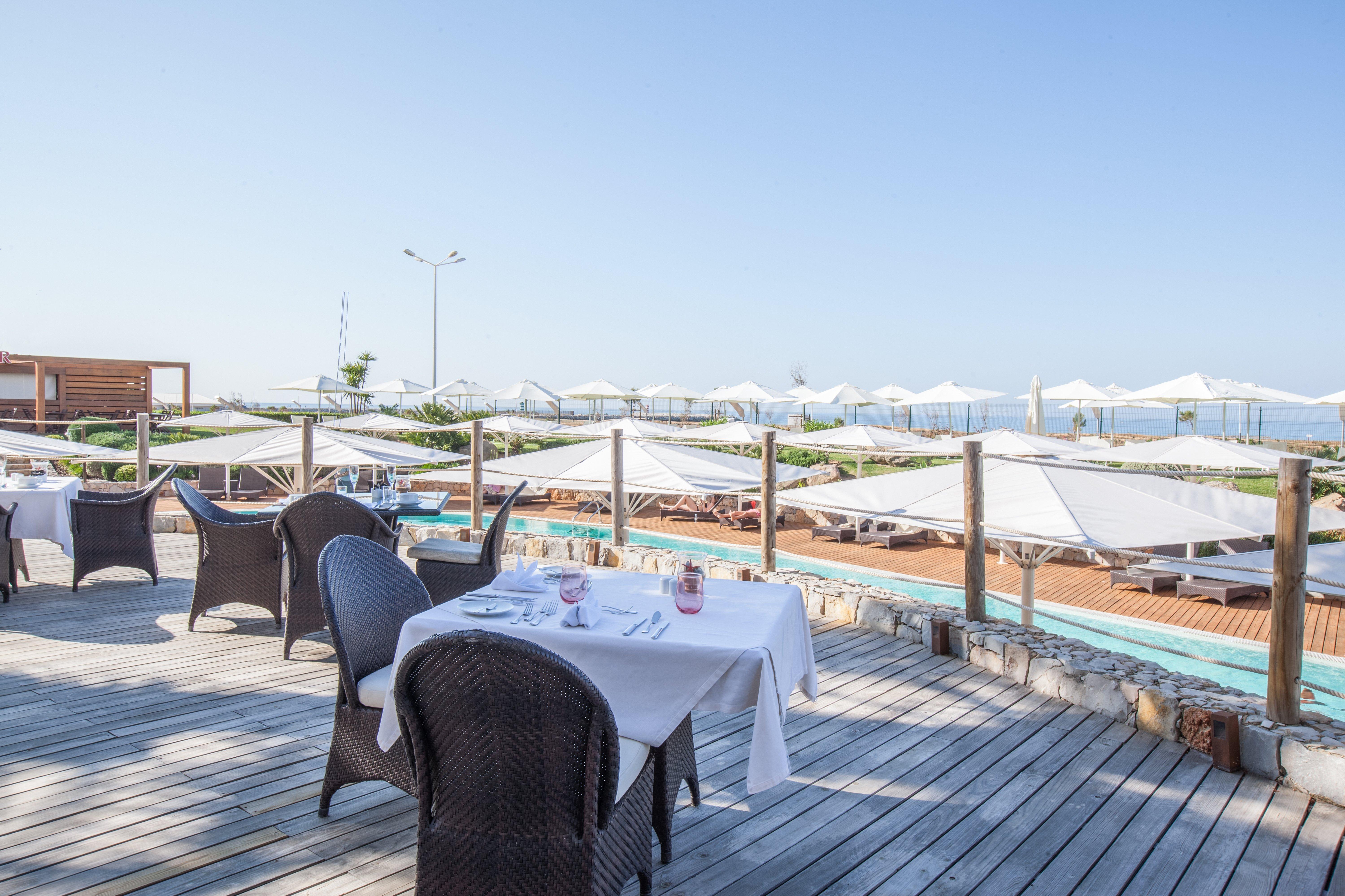 Crowne Plaza Vilamoura - Algarve By Ihg Bagian luar foto The beach at the hotel